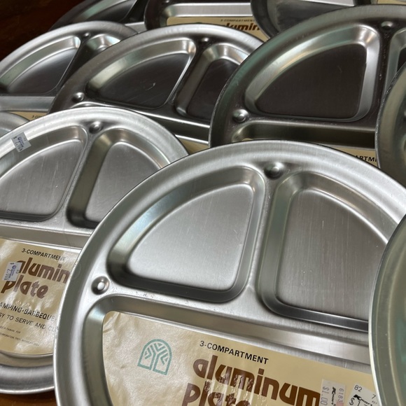 VTG NOS Lot of   12  Aluminum 3 Section Plates for Camping 12” - Picture 4 of 6